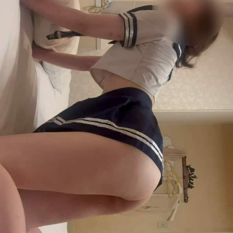 人妻様とのバックシーンも見もの😊❤️