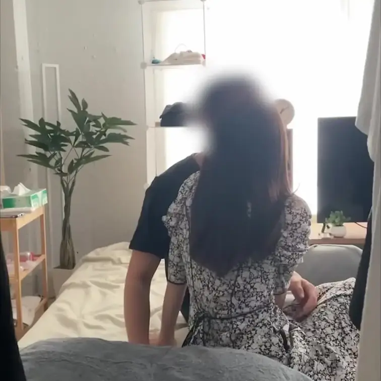 【本編完全顔出し】
 同じ大学でミスコン出てるサキ先輩と、、
 
 大学のミスコンにでてる美人すぎる先輩と委員会で
