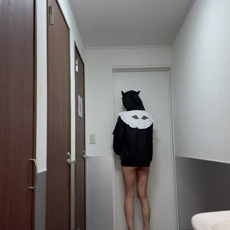 トイレでいたずら