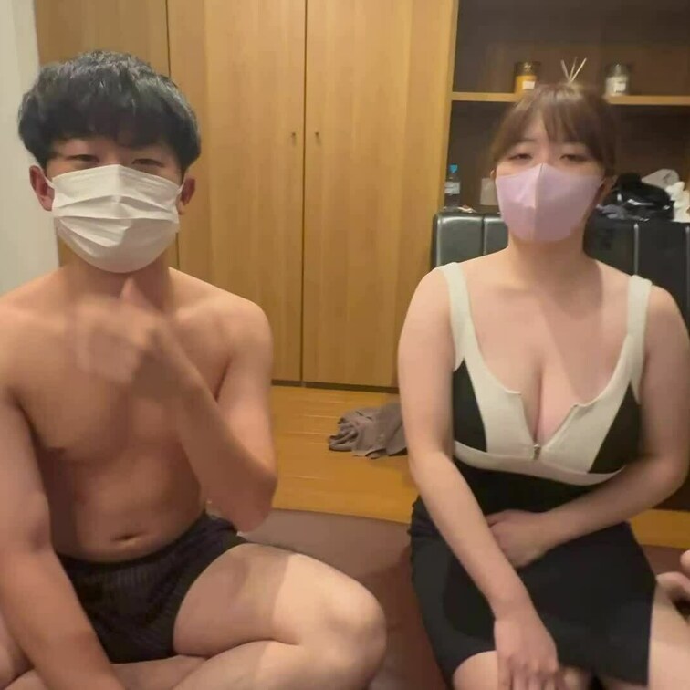 この日のために貯めてきた参加者は、全てをゆいちゃんにぶつける。暑い思いと、熱い精子は届ける事ができたのか？