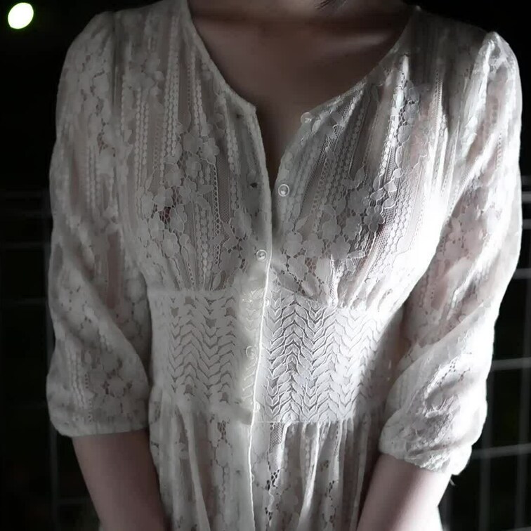 何か着てる方が好き？？
全裸が好き？？