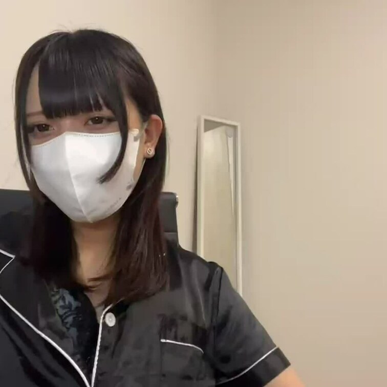【りん 18 歳】

りんさんのライブ配信動画です
生配信 だと、1 回の有料配信を視聴すると、おおよそ平均 5,