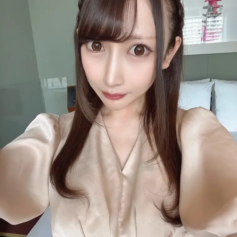 【独占配信】自然光溢れるホテルで公開ハメ撮り❤️童貞セーターからハミでる神乳Fカップボインを昼間からハメまくりで生中出し