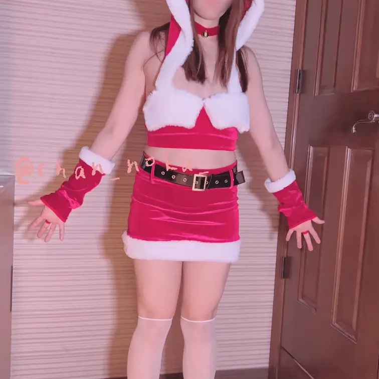 クリスマスが近いからサンタさんに変身しました🎄
似合ってますか？😢

※この投稿はFree投稿です。