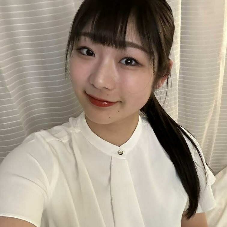 会社のセフレ的な同僚の女子社員とハメ撮りしました。
 中出しをして追撃で手コキされて男潮噴かされました。
 
 本