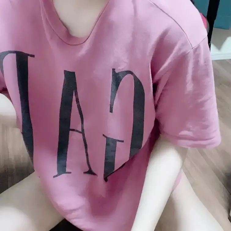 ⭐️視聴前にお気に入りボタンも押してね！
今回は「舌を出してえっちする動画」を投稿しちゃうよ？
いっぱいアヘアヘして