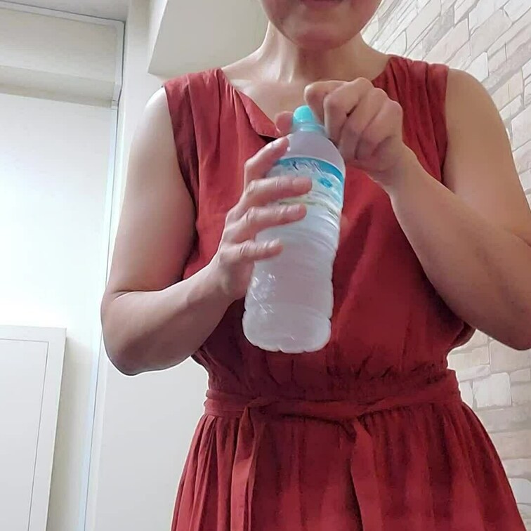 今日の撮影会でのお着替えシーン
到着までにびっしょり💦
脇汗だらだらで
ワンピースの色が変わるほど😅
しっかり水