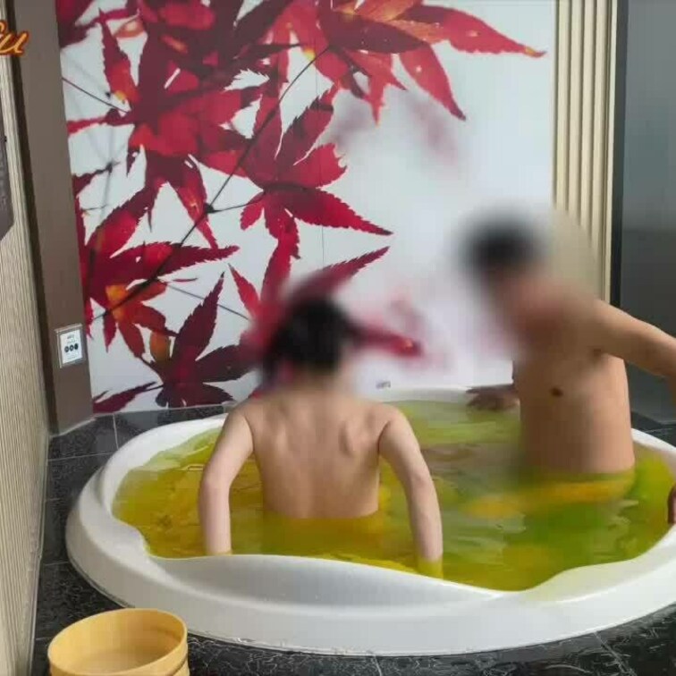 愛の巣窟❤️
露天風呂から始まります♪