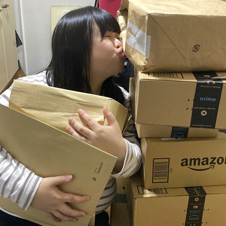 1日1糸さん！本日は誕生日(待機)配信！○○○でプレゼント開封するよ〜！！是非見てね〜〜！！！！