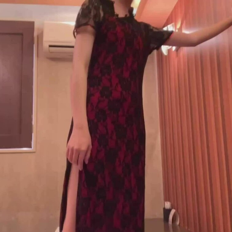もらったチャイナ服着てバックで挿れてもらいました💛
おっ茶ん腰痛くて動きが変だけど気にしないでくださいね😖

＃貧