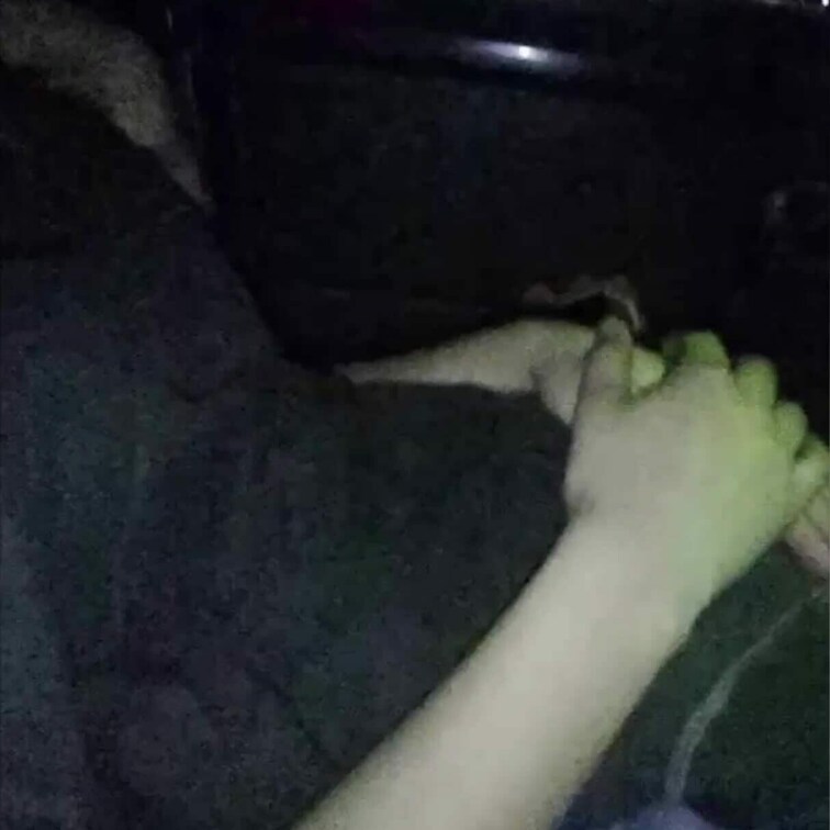 駐車場の車内で。人の往来がけっこう多く、何も撮影できないまま終わったボツ動画です。