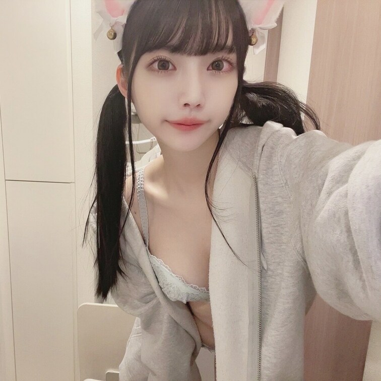 女の子だからツインテールしたくなる時たまにあるんだ🐾🤍