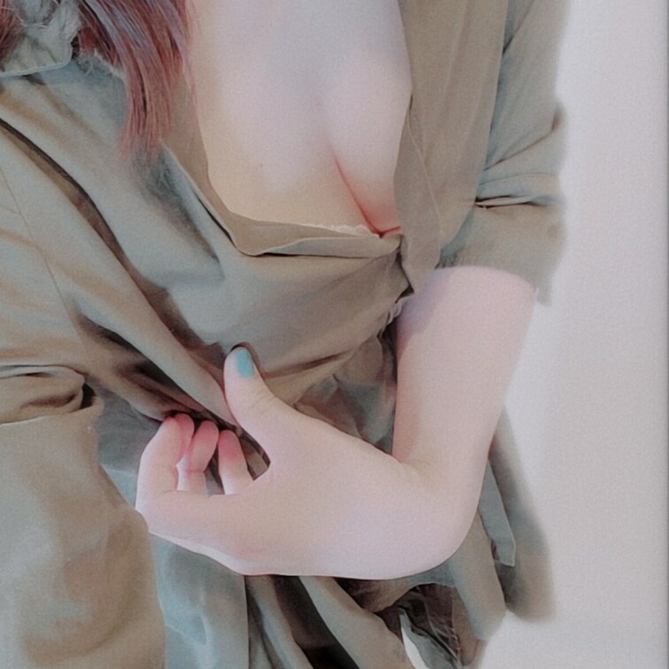 人目があるから少しだけだよ❔:;(∩´///`∩);: