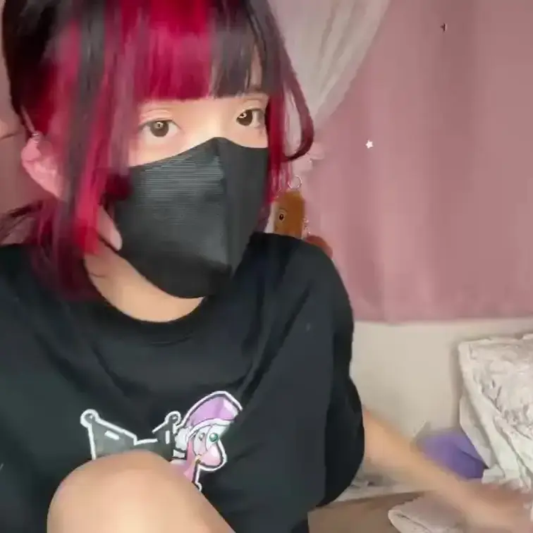 【みれい 20 歳】

みれいさんのライブ配信動画です
生ライブ配信だと、1 回の有料配信を視聴すると、おおよそ平