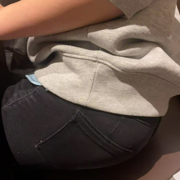 焼肉中のおなら💨
いつでも屁をするときは報告が義務。
女の子のオナラまとめ動画も単品動画にあります。よろしくお願いし