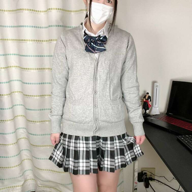 制服似合ってる?💕