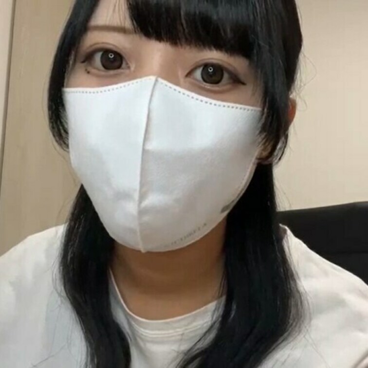 【りん 18 歳】

りんさんのライブ配信動画です
生配信 だと、1 回の有料配信を視聴すると、おおよそ平均 5,