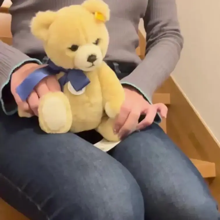 リクエストあり
くまさん🐻使ってのオナラ連発します💨

階段で2発
うつ伏せで3発
パイルドライバーの体制で3