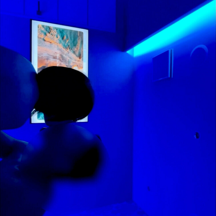 ⚠️画角はサンプル通りめちゃくちゃ悪いです。9.8割映りません。サムネのやつは数秒で終わります。
推しとのエッチ。①