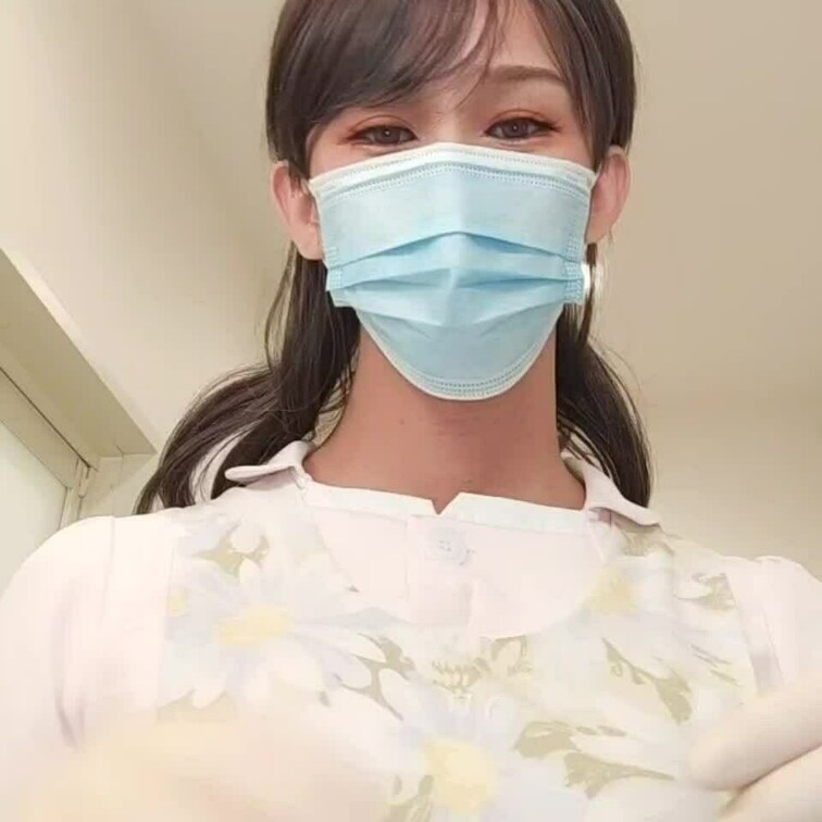 ほら、お口開けなさい。ゴム手袋でグチュグチュに弄りまわしてあげる