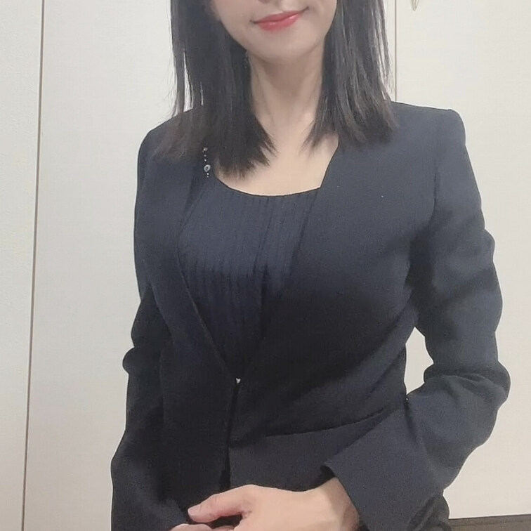 こんばんは人妻ゆうです💋💕


今日の仕事着と

ぱんつ❤️


ゆうとチャンにしてほしいシチュエーショ