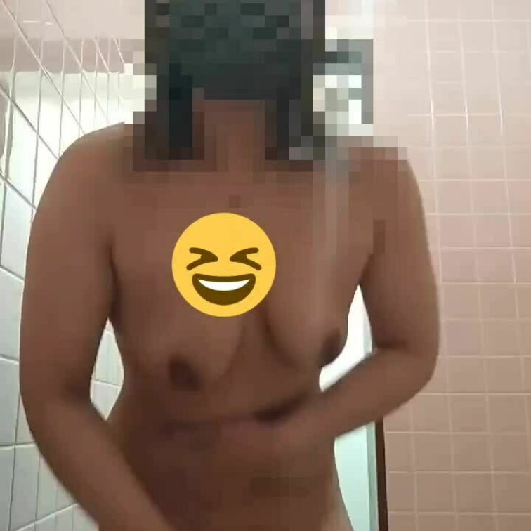 30代子持ち既婚女性の乳首こねこね腰振りダンス♪