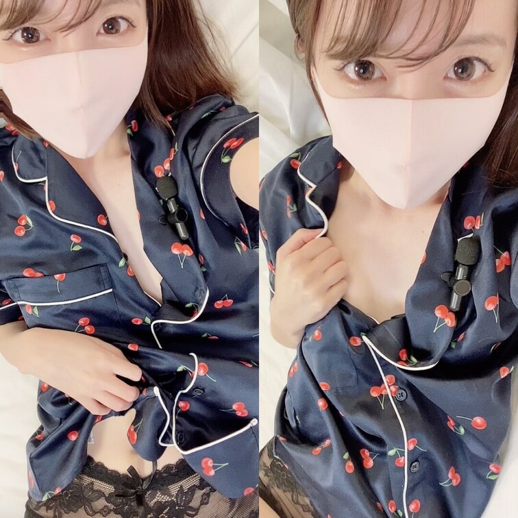 今日はエッチなレースの下着だよ💓

♡┈┈┈┈┈┈┈┈┈┈┈┈┈┈┈♡

💙りののもっと恥ずかしい姿を見たい方は