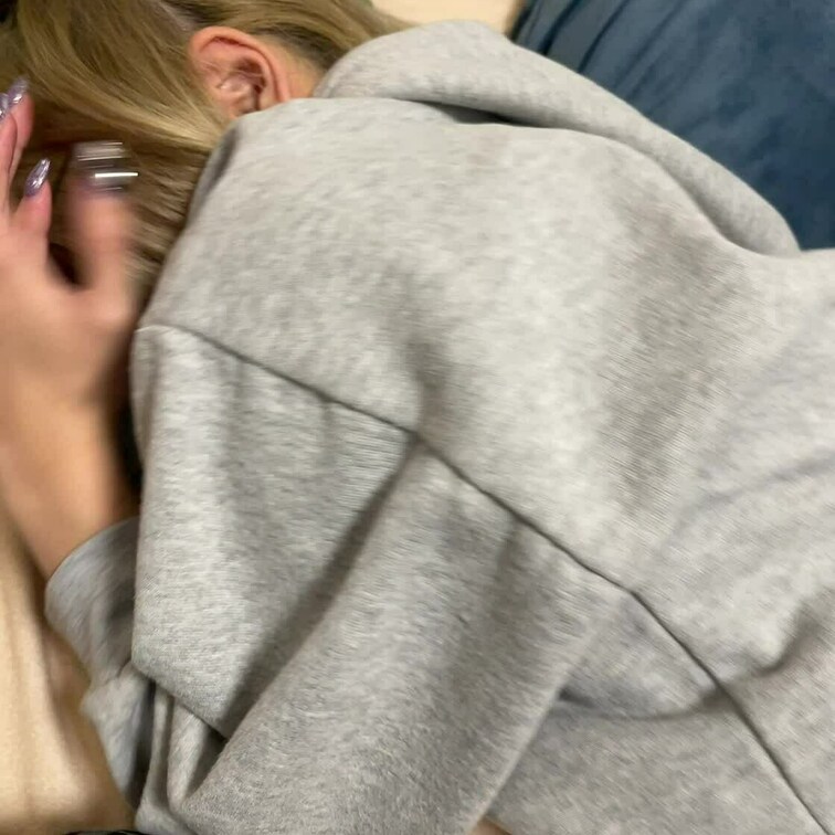 背中はやめてって言ってるのにぃ〜(*｀へ´*)

…ゾクゾクして我慢できなくなっちゃう♡w