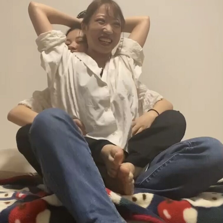 
皆様いつもご購入ありがとうございます☺️
今回のくすぐり動画はこちらです👍

是非見てあげてくださいね(  ˆ