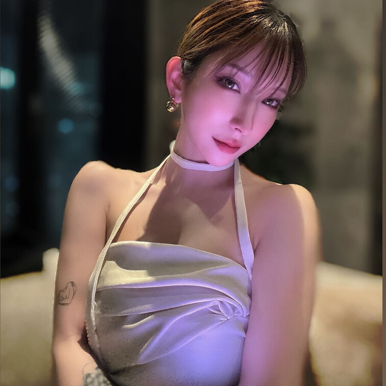 るいのお顔　ハメハメ　フェラチオ　クンニ　イキまくり　潮吹き
巨乳　美身体　アナル　どこかに刺さった素敵な方はフォロー