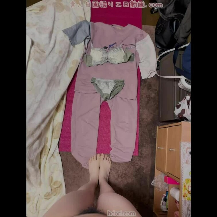 今日履いてた下着を並べてみたよ☆