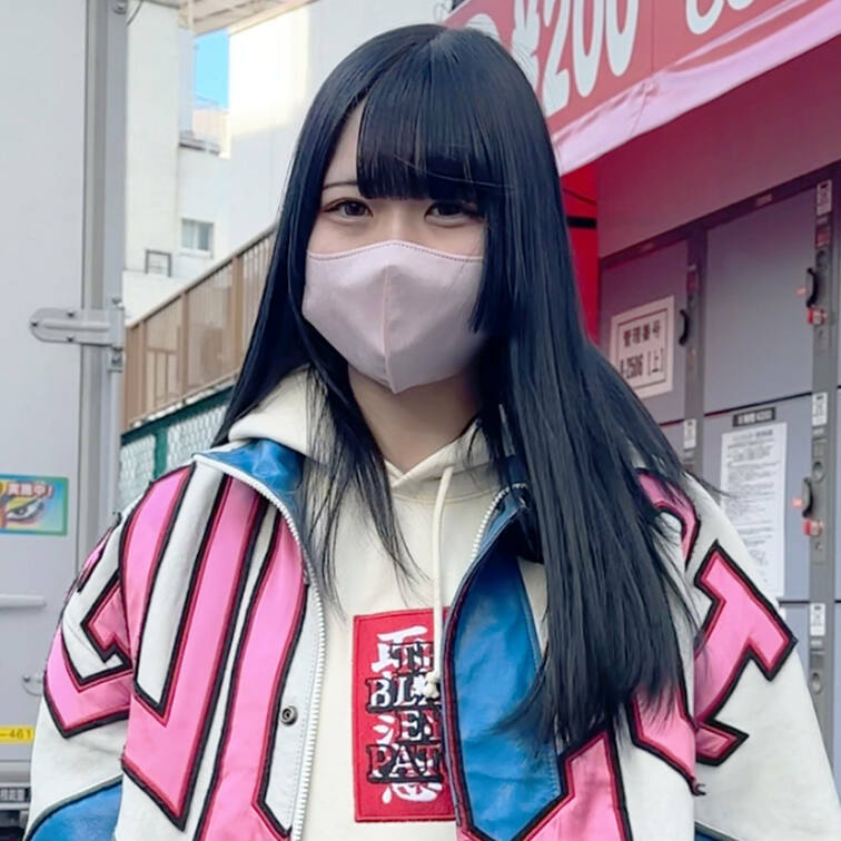 #29 【○○○NA 20歳】
今回ストリートスナップ撮影に協力してくれたのは、GUCCIのブルゾンにブラックアイパッ