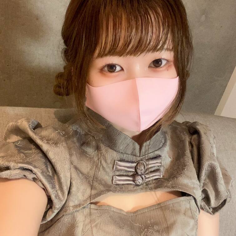 やほっ!
つくよみです🌕
みんな元気〜??
今日の夜にめっちゃえっちな動画を上げるから楽しみにしててね