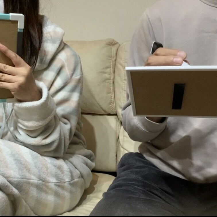 明日動画投稿予定です😊❣️
前半は［相手のこと知ってるかクイズ］
後半はそのままえっちとなってます💝
