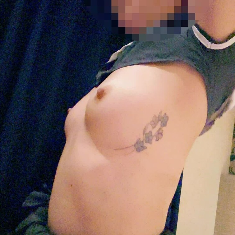 セーラーコスプレで騎乗位するK💃💕
インカメでK💃に自らの騎乗位を観ながら腰振るように指示🤭
ヤダァ😗と言いつつも興