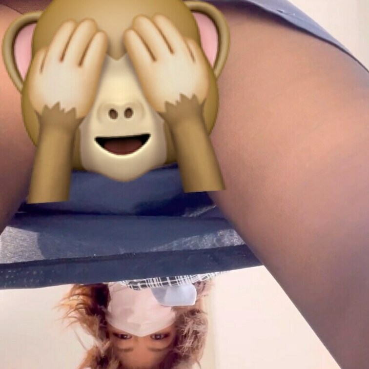 【無料公開】

盗〇風にスカートの中をローアングルで…🙈💓
黒パンストから薄っすら見えるパンツってエロいよね＞＜/