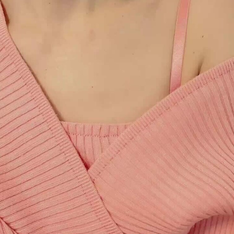 おっぱい揉み揉み
乳首コリコリ
ちょっとだけ顔出し
熟女のオナニー