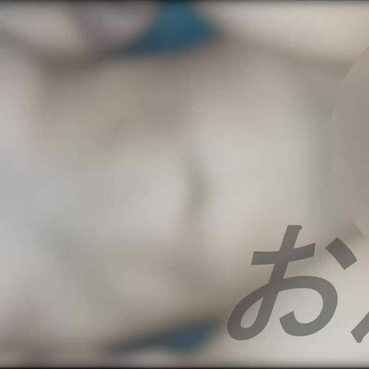 細身巨乳とカーセックスした様子です。