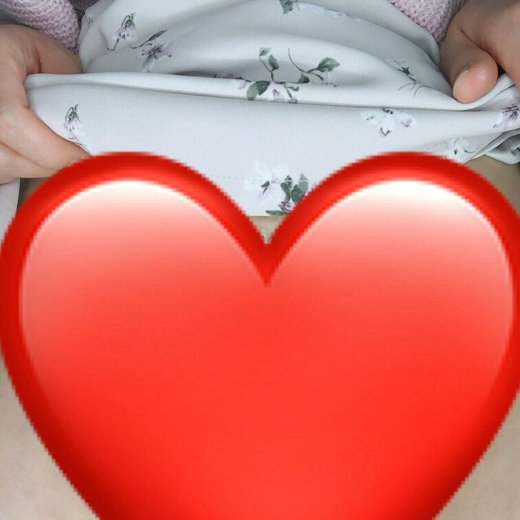 【無料公開】

一日穿いてたパンツを撮ってみた📸💕笑
ローアングルからドアップで///
なかなか見れない貴重な写