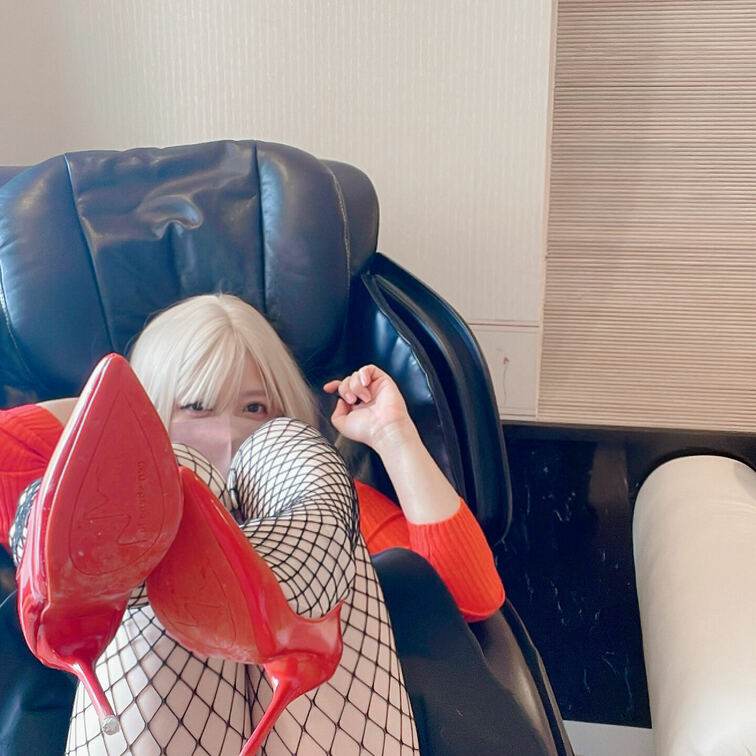 お試しで澪単独の個人撮影活動始めました😘近日公開予定〜ド素人の自己満コスプレだけど、膨らませてまっててね💋