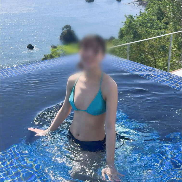 美女とヴィラでの休日
朝から中出し