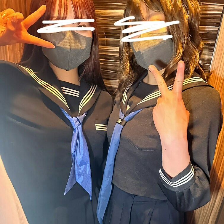 【セーラー服ちゃん2人をトイレに呼び出して】
こそこそドキドキでしか味わえないエロってありますよねｗｗセーラー服ちゃん