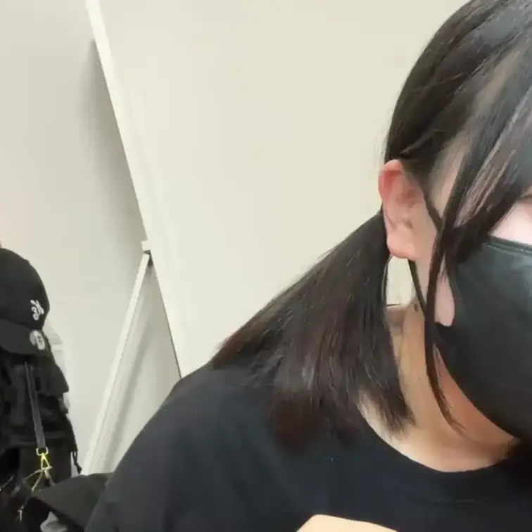 【りん 19 歳】

りんさんのライブ配信動画です
生ライブ配信だと、1 回の有料配信を視聴すると、おおよそ平均 