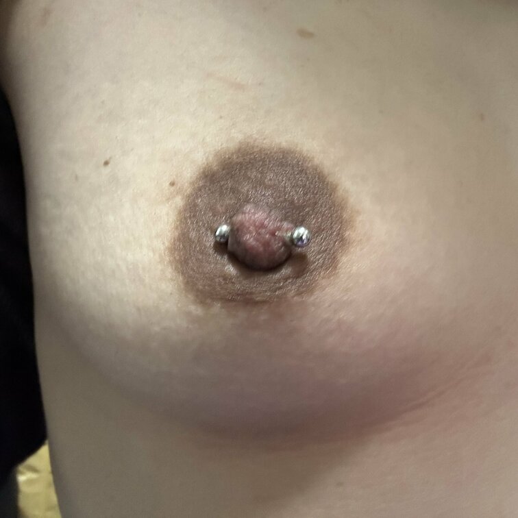 チクピ外す前の最後の写真📸

この時の服の下の乳首には…って考えるとH🫶🏻  ̖́-‬