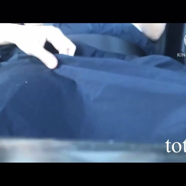 再投稿
車内ガッツリパンティです。