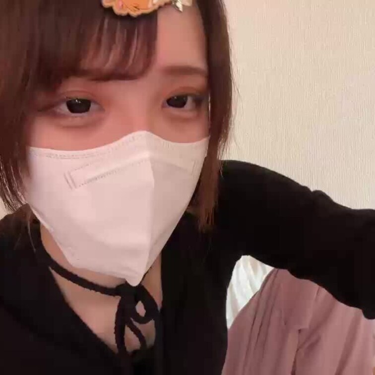 【みれい 20 歳】

みれいさんのライブ配信動画です
生配信だと、1 回の有料配信を視聴すると、おおよそ平均 5