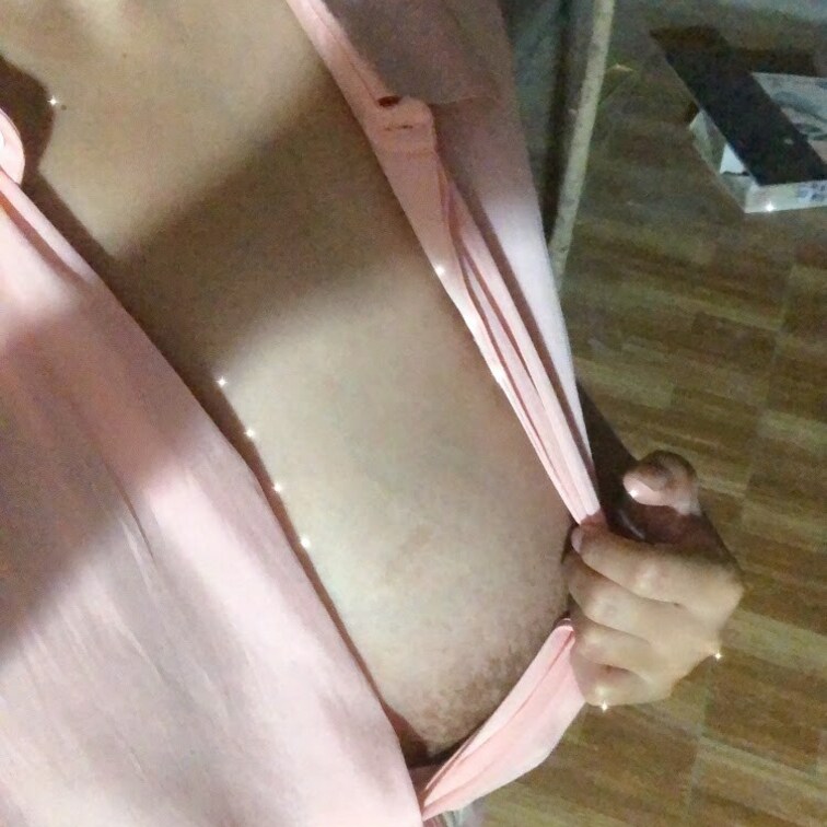 ベトナム北部に潜む爆乳素人のハインちゃんから、チラ見せセクシー写真がきました🥺
そして、そんな……ハインち