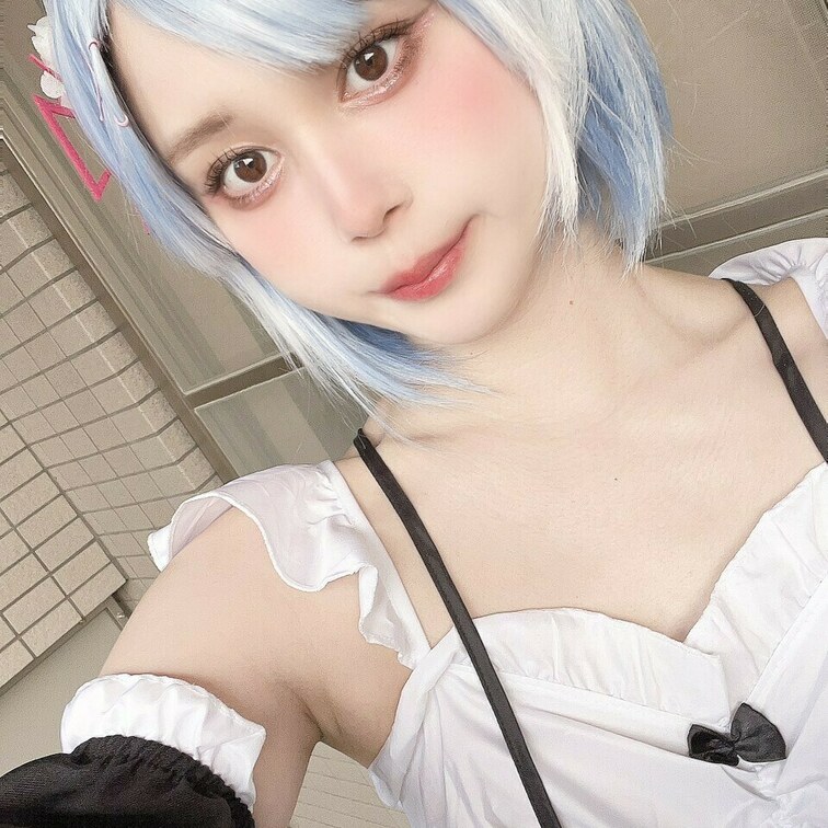今日2枚目のパシャリ📷✨
いつも見られているのを想像しながら楽しく撮影してます…///
なのでコメントやスタンプ、と