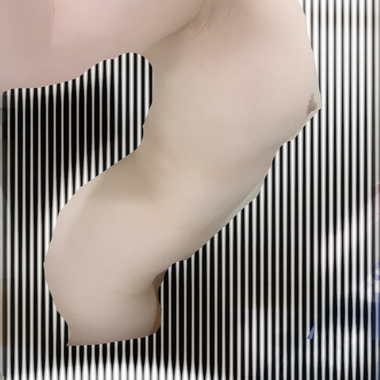 横から見るラインってエロいですよね...?