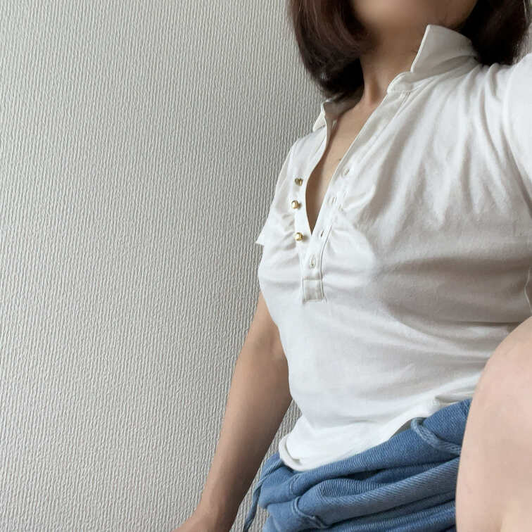 玉ちゃん攻めてて。。。
入って欲しそうだったから❤️。。。
また上に乗っちゃった🥰
いつも着衣プレイになっちゃうw